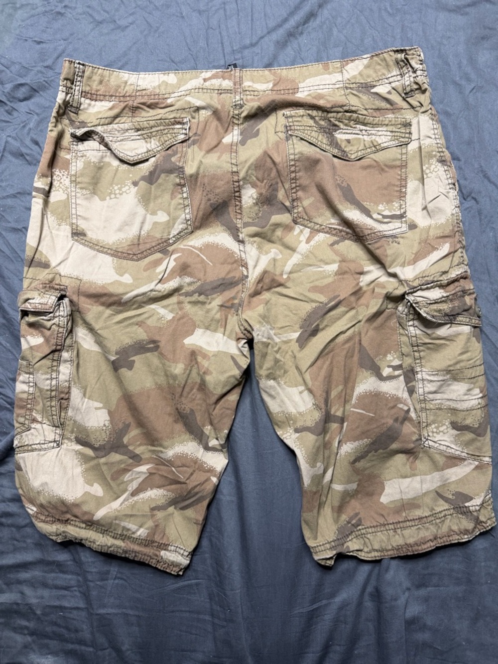 Plugg Men’s Camo Cargo Shorts in Brown and Tan - Picture 4 of 4